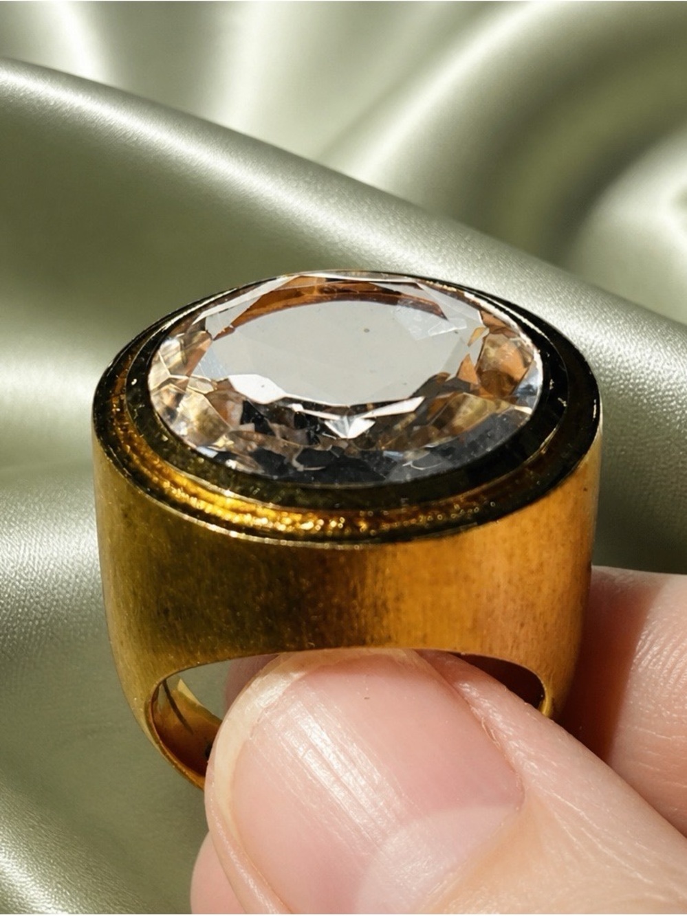 Dean Davidson huge clear quartz. 22k brushed gold setting. - Picture 7 of 7